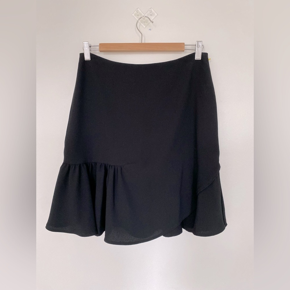 Women’s skirt, size 4, black